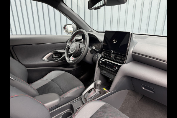 Toyota Yaris Cross 1.5 Hybrid 130 GR SPORT | Head-up display | Emotinal RED | 10 jr GARANTIE | Rijklaar!!