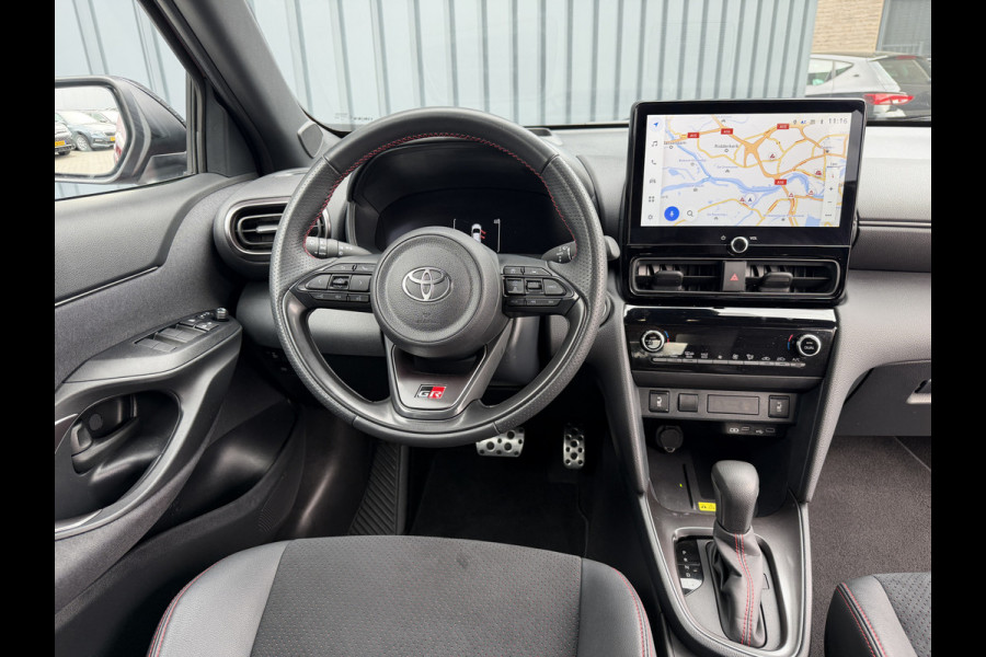 Toyota Yaris Cross 1.5 Hybrid 130 GR SPORT | Head-up display | Emotinal RED | 10 jr GARANTIE | Rijklaar!!
