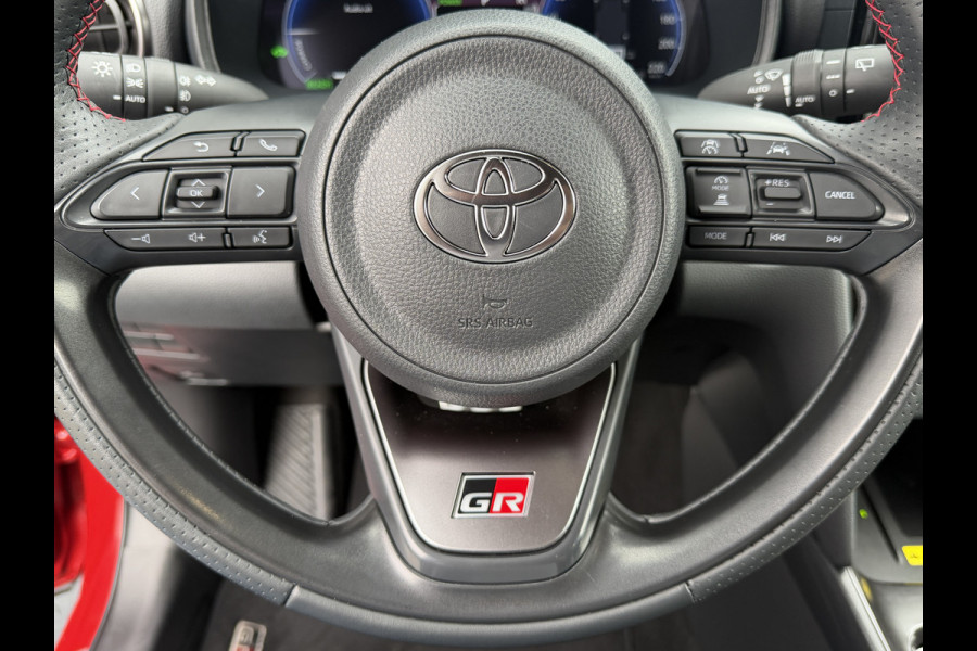 Toyota Yaris Cross 1.5 Hybrid 130 GR SPORT | Head-up display | Emotinal RED | 10 jr GARANTIE | Rijklaar!!