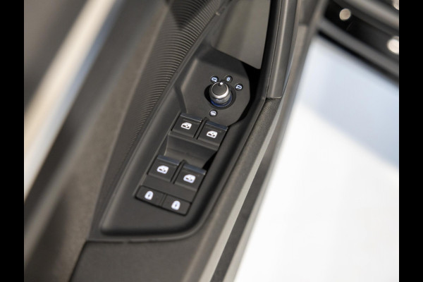 Audi A3 Sportback 35 TFSI Advanced edition / 150pk / NAP / Stoelverwarming / Adaptieve cruise control / Sportstoelen /