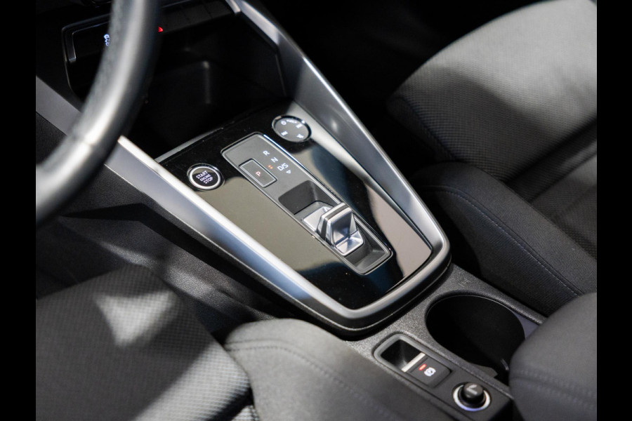 Audi A3 Sportback 35 TFSI Advanced edition / 150pk / NAP / Stoelverwarming / Adaptieve cruise control / Sportstoelen /