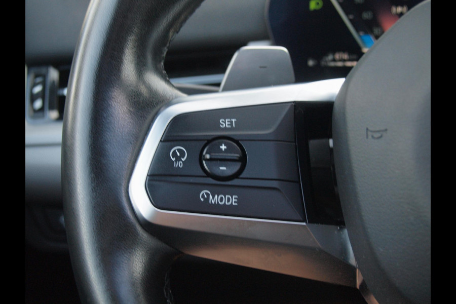 BMW 2 Serie Active Tourer 225e xDrive | Panoramadak | Harman Kardon | Camera| Sfeerverlichting | NL-Auto |