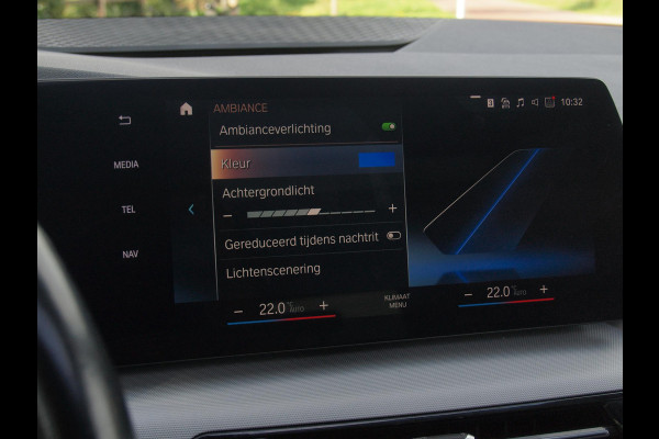 BMW 2 Serie Active Tourer 225e xDrive | Panoramadak | Harman Kardon | Camera| Sfeerverlichting | NL-Auto |