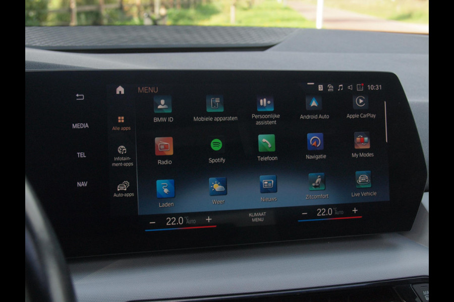 BMW 2 Serie Active Tourer 225e xDrive | Panoramadak | Harman Kardon | Camera| Sfeerverlichting | NL-Auto |