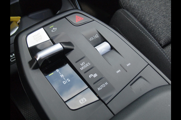 BMW 2 Serie Active Tourer 225e xDrive | Panoramadak | Harman Kardon | Camera| Sfeerverlichting | NL-Auto |