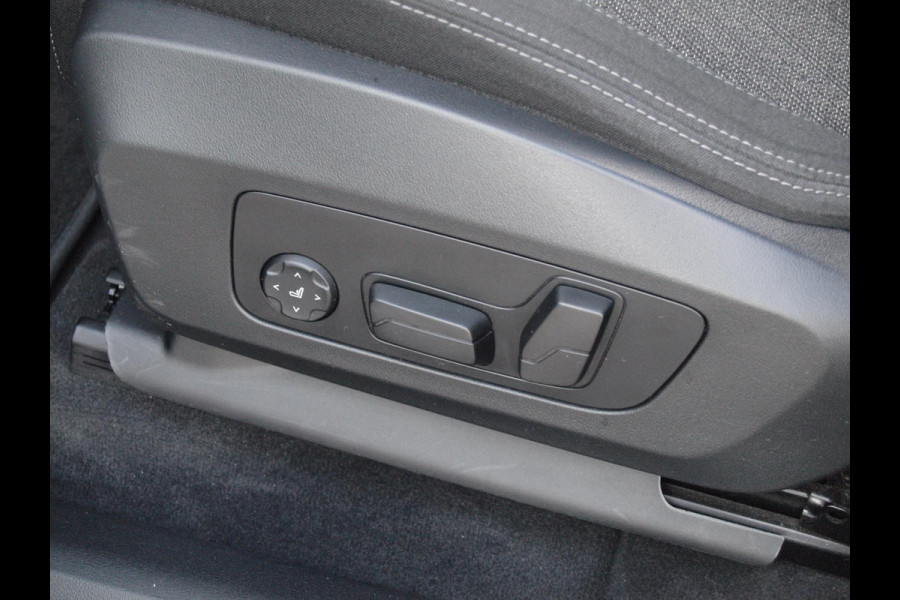 BMW 2 Serie Active Tourer 225e xDrive | Panoramadak | Harman Kardon | Camera| Sfeerverlichting | NL-Auto |
