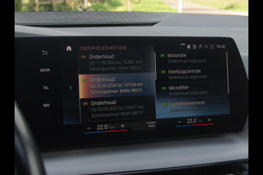 BMW 2 Serie Active Tourer 225e xDrive | Panoramadak | Harman Kardon | Camera| Sfeerverlichting | NL-Auto |