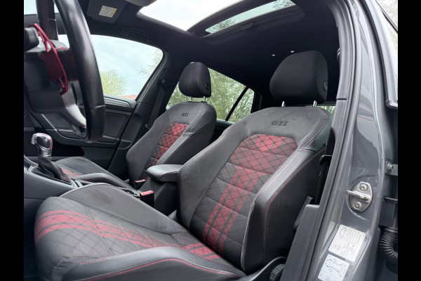 Volkswagen Golf 2.0 TSI GTI TCR Pano/Keyless/Camera