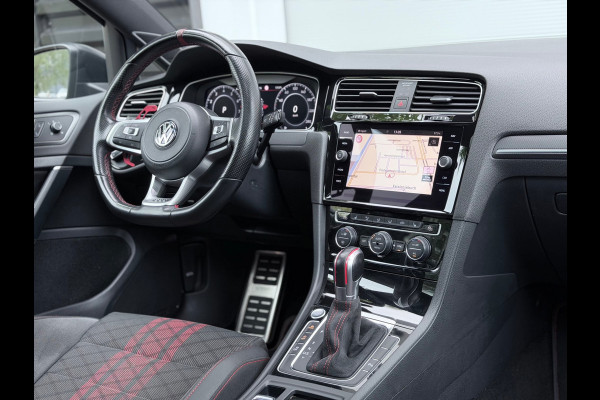 Volkswagen Golf 2.0 TSI GTI TCR Pano/Keyless/Camera
