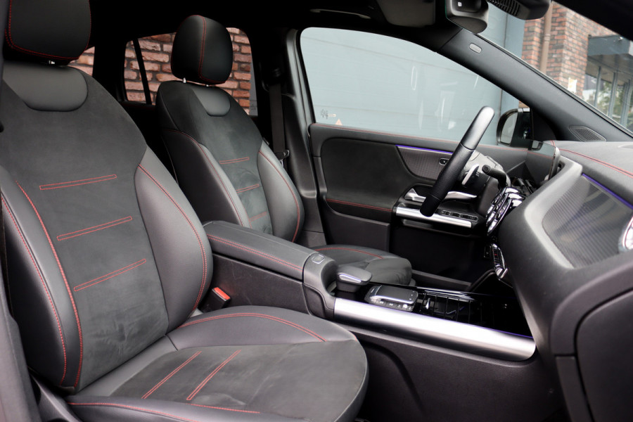 Mercedes-Benz EQA 250 Sport Edition 67 kWh | Panoramadak | Trekhaak | Widescreen | Keyless Go | Camera | Dodehoekassistent | Advanced Sound System |