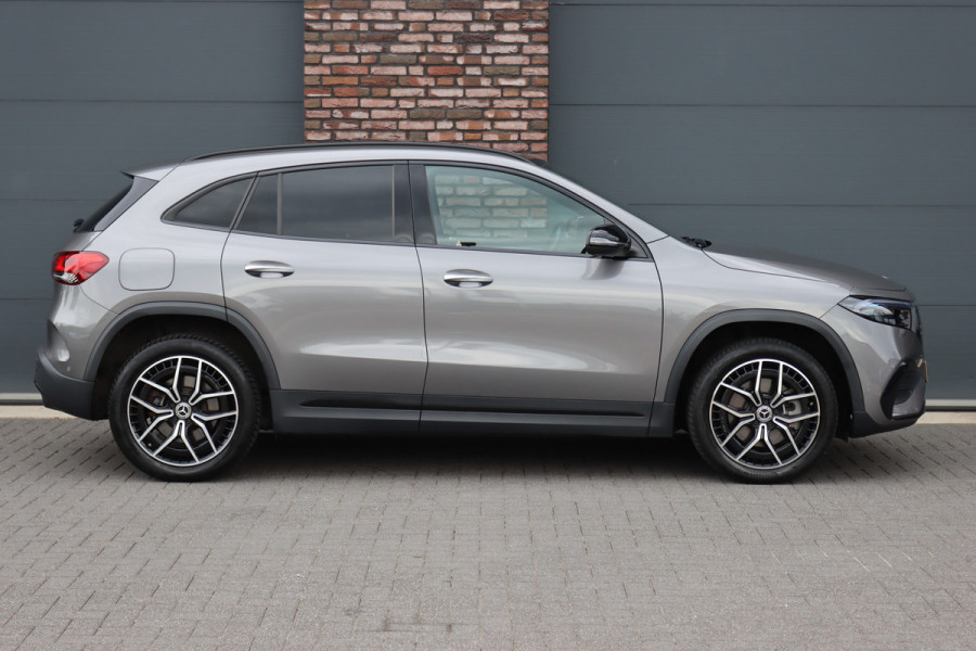 Mercedes-Benz EQA 250 Sport Edition 67 kWh | Panoramadak | Trekhaak | Widescreen | Keyless Go | Camera | Dodehoekassistent | Advanced Sound System |
