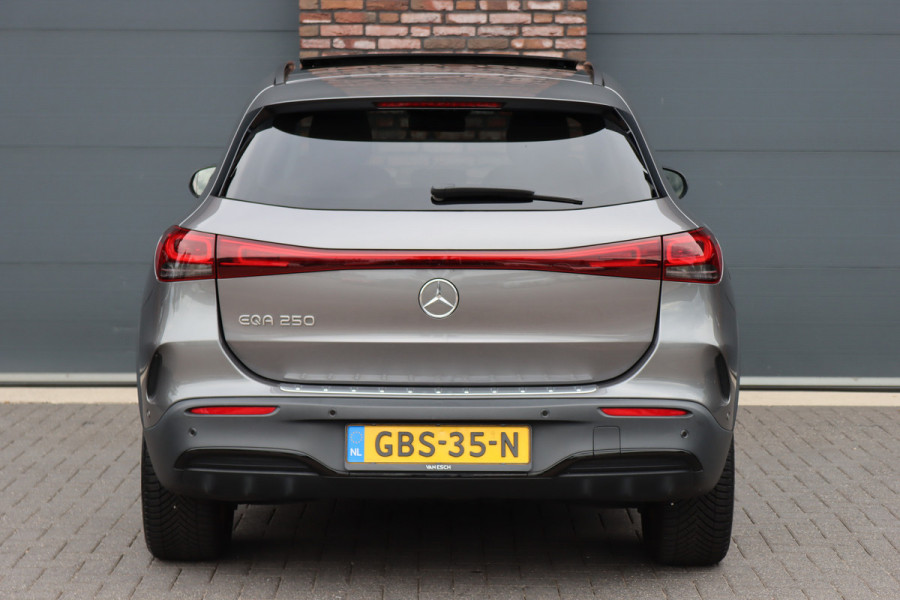 Mercedes-Benz EQA 250 Sport Edition 67 kWh | Panoramadak | Trekhaak | Widescreen | Keyless Go | Camera | Dodehoekassistent | Advanced Sound System |