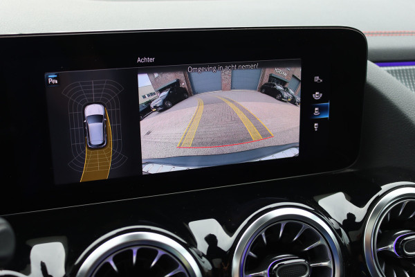 Mercedes-Benz EQA 250 Sport Edition 67 kWh | Panoramadak | Trekhaak | Widescreen | Keyless Go | Camera | Dodehoekassistent | Advanced Sound System |