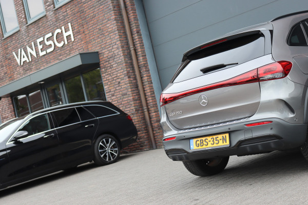 Mercedes-Benz EQA 250 Sport Edition 67 kWh | Panoramadak | Trekhaak | Widescreen | Keyless Go | Camera | Dodehoekassistent | Advanced Sound System |