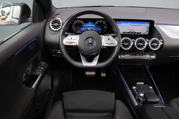 Mercedes-Benz EQA 250 Sport Edition 67 kWh | Panoramadak | Trekhaak | Widescreen | Keyless Go | Camera | Dodehoekassistent | Advanced Sound System |