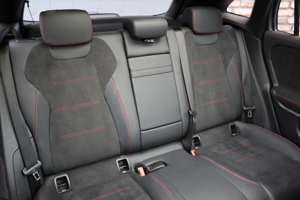 Mercedes-Benz EQA 250 Sport Edition 67 kWh | Panoramadak | Trekhaak | Widescreen | Keyless Go | Camera | Dodehoekassistent | Advanced Sound System |