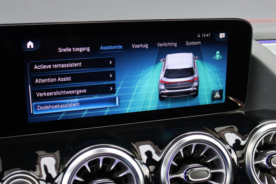 Mercedes-Benz EQA 250 Sport Edition 67 kWh | Panoramadak | Trekhaak | Widescreen | Keyless Go | Camera | Dodehoekassistent | Advanced Sound System |