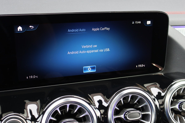 Mercedes-Benz EQA 250 Sport Edition 67 kWh | Panoramadak | Trekhaak | Widescreen | Keyless Go | Camera | Dodehoekassistent | Advanced Sound System |