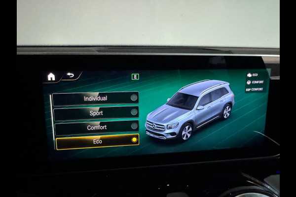 Mercedes-Benz Glb 250 AMG 4MATIC Pano|Sfeer|360 Camera|Stoelverwarming