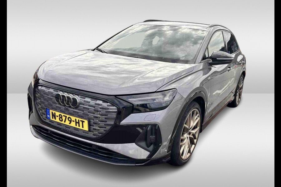 Audi Q4 e-tron 50 quattro Launch edition S Competition 77 kWh / 360Camera / Head-up / Leder / Matrix LED / Warmtepomp / 21'' / CarPlay / Keyless / Sonos / Stoelverwarming / Dodehoek / DAB / ACC
