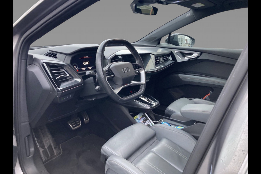 Audi Q4 e-tron 50 quattro Launch edition S Competition 77 kWh / 360Camera / Head-up / Leder / Matrix LED / Warmtepomp / 21'' / CarPlay / Keyless / Sonos / Stoelverwarming / Dodehoek / DAB / ACC
