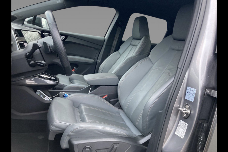 Audi Q4 e-tron 50 quattro Launch edition S Competition 77 kWh / 360Camera / Head-up / Leder / Matrix LED / Warmtepomp / 21'' / CarPlay / Keyless / Sonos / Stoelverwarming / Dodehoek / DAB / ACC