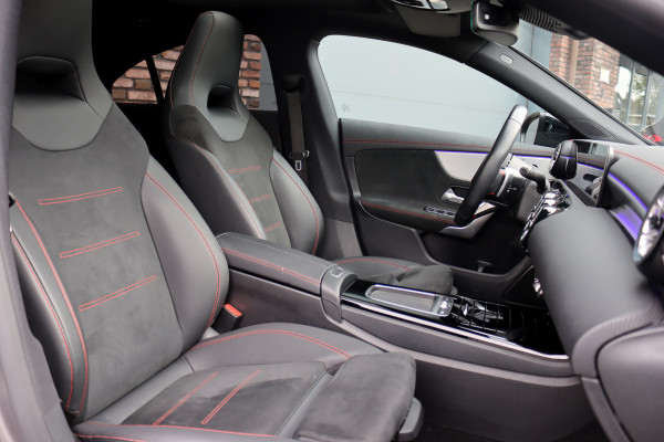Mercedes-Benz CLA-Klasse 250 e AMG Line | Panoramadak | Distronic | Memory | HUD | Keyless Go | Multibeam LED | Augmented Reality | Advanced Sound System |