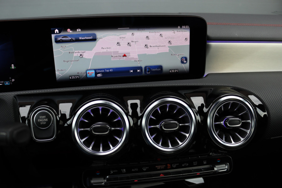 Mercedes-Benz CLA-Klasse 250 e AMG Line | Panoramadak | Distronic | Memory | HUD | Keyless Go | Multibeam LED | Augmented Reality | Advanced Sound System |