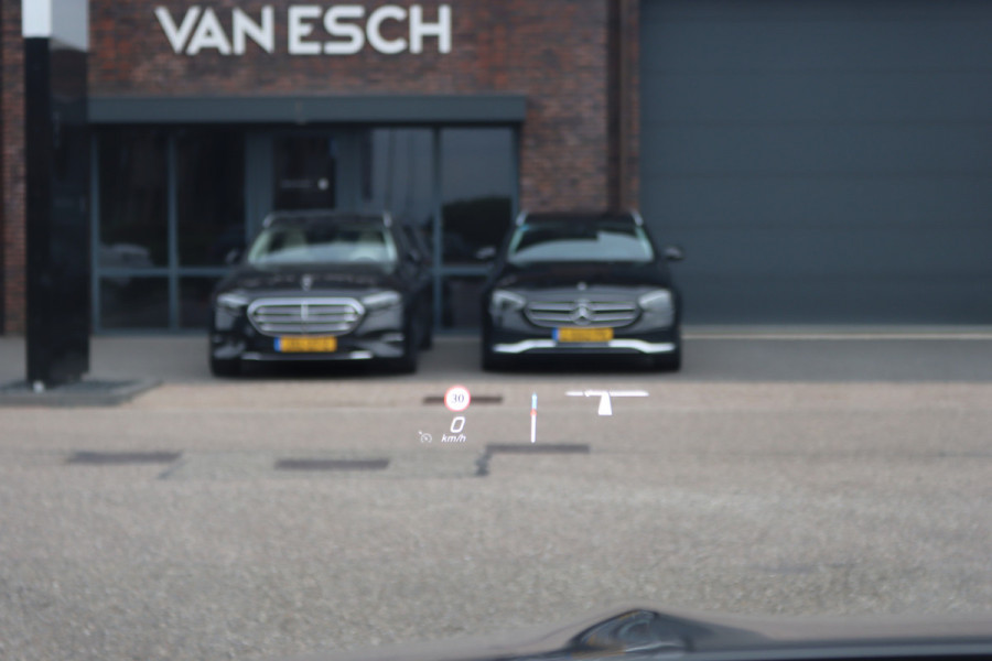 Mercedes-Benz CLA-Klasse 250 e AMG Line | Panoramadak | Distronic | Memory | HUD | Keyless Go | Multibeam LED | Augmented Reality | Advanced Sound System |