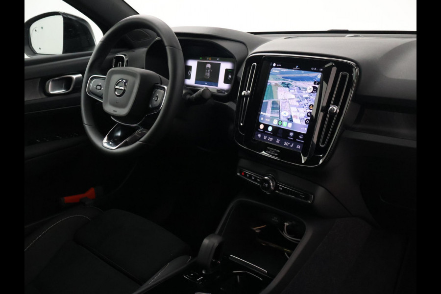 Volvo C40 SINGLE MOTOR EXTENDED RANGE PLUS 82 kWh 97% SOH + ELEK. TREKHAAK | 20 INCH | PANORAMA | CAMERA
