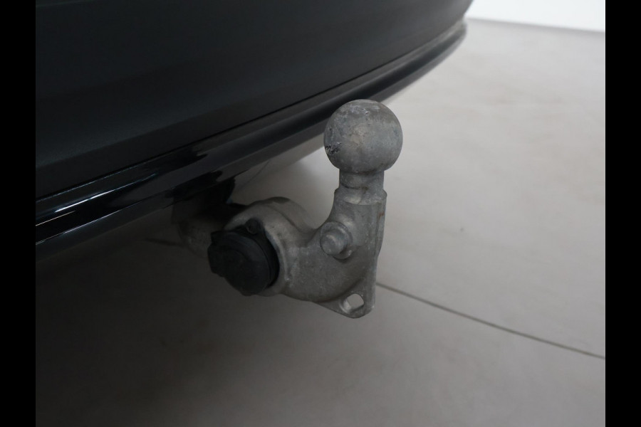 Volvo C40 SINGLE MOTOR EXTENDED RANGE PLUS 82 kWh 97% SOH + ELEK. TREKHAAK | 20 INCH | PANORAMA | CAMERA