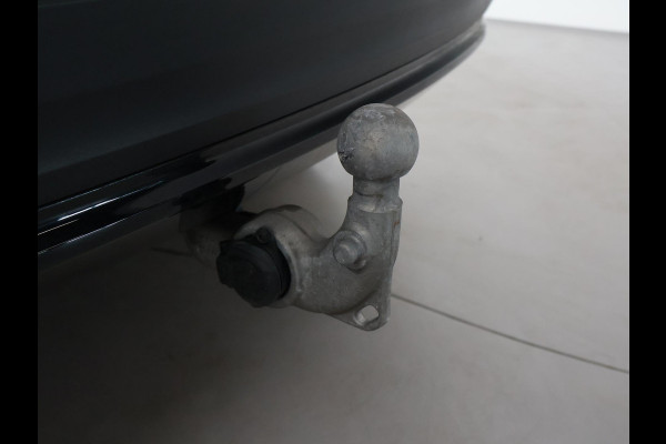 Volvo C40 SINGLE MOTOR EXTENDED RANGE PLUS 82 kWh 97% SOH + ELEK. TREKHAAK | 20 INCH | PANORAMA | CAMERA
