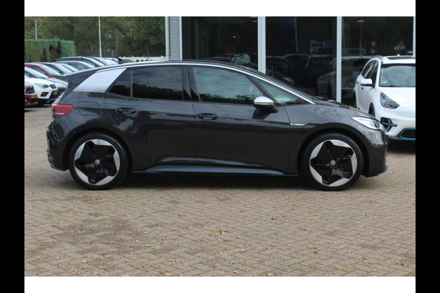 Volkswagen ID.3 First Max 58 kWh / Full option! / Panoramadak / Camera / Head-up / Keyless / 20'' / ACC / Dodehoek / Elektr. stoelen / Massage / Navigatie / Stuurverwarming