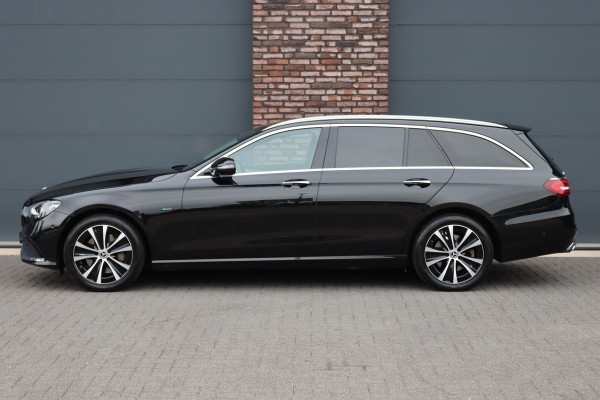 Mercedes-Benz E-Klasse Estate 300 e Business Solution Luxury | Trekhaak | Augmented Reality | Surround Camera | Keyless Go | Sfeerverlichting | Dodehoekassistent | Multibeam LED |