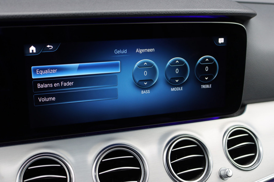 Mercedes-Benz E-Klasse Estate 300 e Business Solution Luxury | Trekhaak | Augmented Reality | Surround Camera | Keyless Go | Sfeerverlichting | Dodehoekassistent | Multibeam LED |