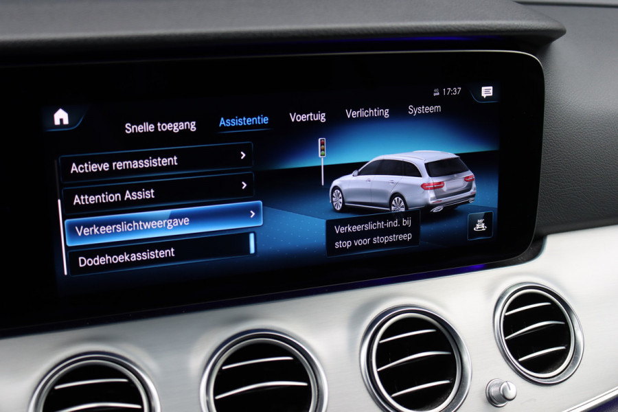 Mercedes-Benz E-Klasse Estate 300 e Business Solution Luxury | Trekhaak | Augmented Reality | Surround Camera | Keyless Go | Sfeerverlichting | Dodehoekassistent | Multibeam LED |