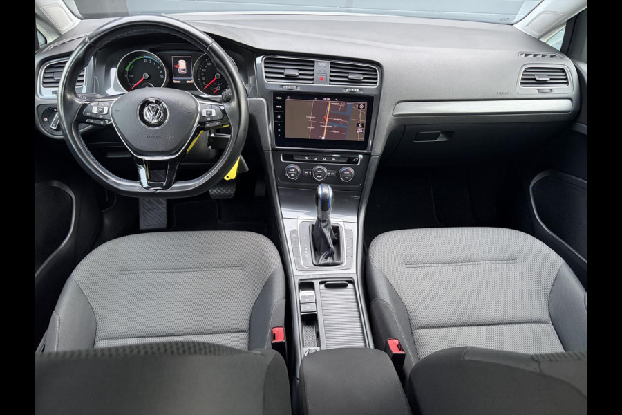 Volkswagen e-Golf e-Golf ✓SOH 85,18 %✓2e Eigenaar✓Carplay✓Navi✓Clima✓Cruise✓Pdc V+A✓136pk✓Lm velgen✓Bj 12-2018✓N.A.P✓Apk tot 10-2027