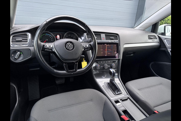 Volkswagen e-Golf e-Golf ✓SOH 85,18 %✓2e Eigenaar✓Carplay✓Navi✓Clima✓Cruise✓Pdc V+A✓136pk✓Lm velgen✓Bj 12-2018✓N.A.P✓Apk tot 10-2027