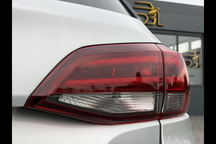 Opel Astra Sports Tourer 1.2 Elegance ✓110pk✓Camera✓Carplay✓Navi✓Halfleder✓Keyless✓Trekhaak✓Pdc V+A✓Clima✓Cruise✓Elekt Stoel✓Recent beurt gehad✓Dodehoeksensor✓Rijstrooksensor✓Lm velgen✓N.A.P✓Apk tot 11-2027