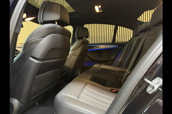 BMW 5 Serie 520i M-Sport|SERVICE-INCLUSIVE|PANO|MEMORY|NAP|SFEERVERLICHTING|STOELVENTILATIE|DISPLAY-KEY|