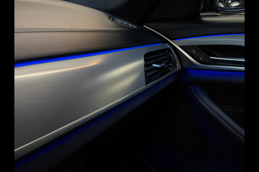BMW 5 Serie 520i M-Sport|SERVICE-INCLUSIVE|PANO|MEMORY|NAP|SFEERVERLICHTING|STOELVENTILATIE|DISPLAY-KEY|