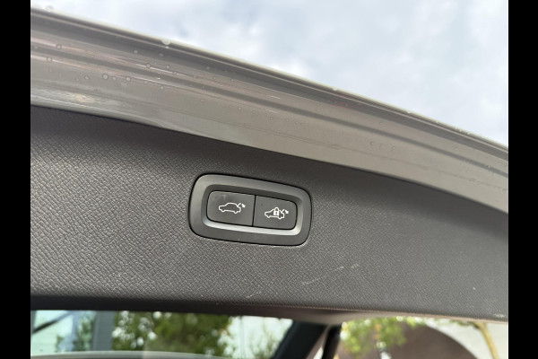 Volvo XC90 Volvo XC90 T8 Plug-in Hybrid ULTIMATE Bright VAN:54.900,- VOOR: 52.877,- UW HERFSTVOORDEEL:2.023,-| SOH 100%| 7 PERSOONS| HARMAN KARDON| 360 CAMERA| ELEK. TREKHAAK|  PANO| ACHTERBANK VERWARMD| HUD| PILOT ASSIST| VOLVO DEALER ONDERHOUDEN|