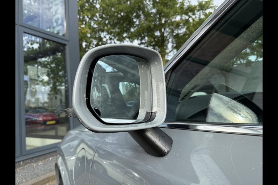 Volvo XC90 Volvo XC90 T8 Plug-in Hybrid ULTIMATE Bright VAN:54.900,- VOOR: 52.877,- UW HERFSTVOORDEEL:2.023,-| SOH 100%| 7 PERSOONS| HARMAN KARDON| 360 CAMERA| ELEK. TREKHAAK|  PANO| ACHTERBANK VERWARMD| HUD| PILOT ASSIST| VOLVO DEALER ONDERHOUDEN|