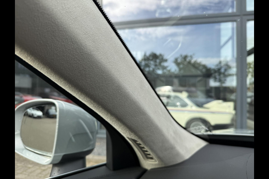 Volvo XC90 Volvo XC90 T8 Plug-in Hybrid ULTIMATE Bright VAN:54.900,- VOOR: 52.877,- UW HERFSTVOORDEEL:2.023,-| SOH 100%| 7 PERSOONS| HARMAN KARDON| 360 CAMERA| ELEK. TREKHAAK|  PANO| ACHTERBANK VERWARMD| HUD| PILOT ASSIST| VOLVO DEALER ONDERHOUDEN|