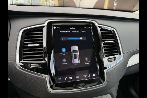 Volvo XC90 Volvo XC90 T8 Plug-in Hybrid ULTIMATE Bright VAN:54.900,- VOOR: 52.877,- UW HERFSTVOORDEEL:2.023,-| SOH 100%| 7 PERSOONS| HARMAN KARDON| 360 CAMERA| ELEK. TREKHAAK|  PANO| ACHTERBANK VERWARMD| HUD| PILOT ASSIST| VOLVO DEALER ONDERHOUDEN|