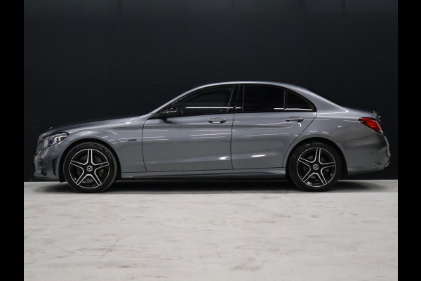Mercedes-Benz C-Klasse 300 e AMG Limited [DIGITAL DASHBOARD, GROOT NAVIGATIE, APPLE CARPLAY, ANDROID, ELEK. VERSTELBARE SPORTSTOELEN, CAMERA V+A, STOELVERWARMING, CRUISE, CLIMATE, NIEUWSTAAT]