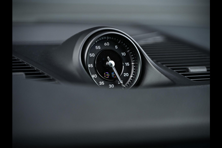 Porsche Cayenne Coupé 3.0 E-Hybrid | Panoramadak | NL-Auto | Dealeronderhouden | Sport Chrono | Bose | Memory Seats | Stoelverwarming + Ventilatie | Luchtvering | Stuurverwaming | Trekhaak |