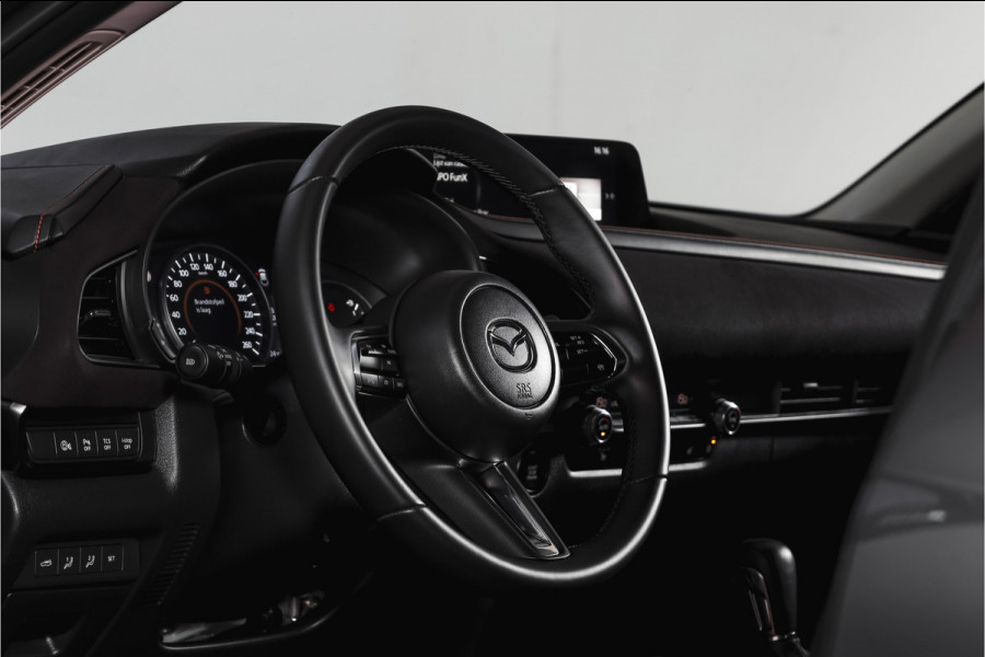 Mazda CX-30 2.0 e-SkyActiv-X 186 PK M Hybrid Nagisa Org. NL. | Adapt. Cruise | Trekhaak | Stoelverw. | PDC | Camera | NAV + App. Connect | ECC | Bose | Elek. Klep | LM 18" |