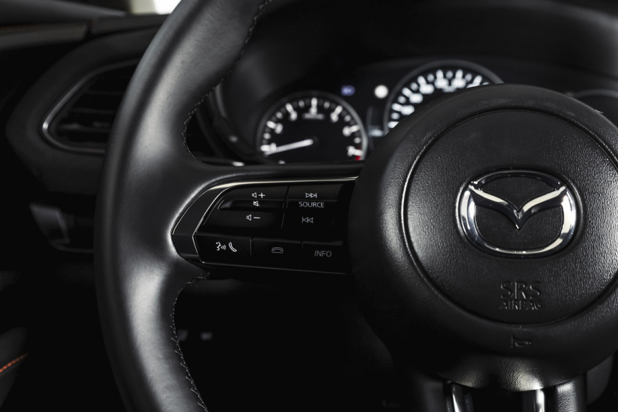 Mazda CX-30 2.0 e-SkyActiv-X 186 PK M Hybrid Nagisa Org. NL. | Adapt. Cruise | Trekhaak | Stoelverw. | PDC | Camera | NAV + App. Connect | ECC | Bose | Elek. Klep | LM 18" |