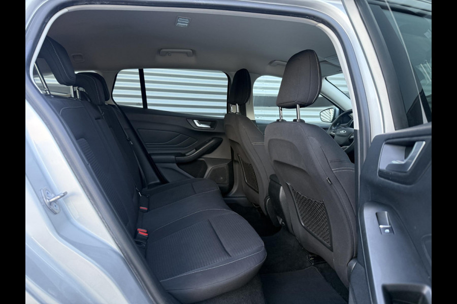 Ford FOCUS Wagon 1.0 EcoBoost Titanium Business 2e Eigenaar|Navi|Camera|Trekhaak|Clima|Stoelverwarming|PDC V+A|Carplay|APK tot 04-2027